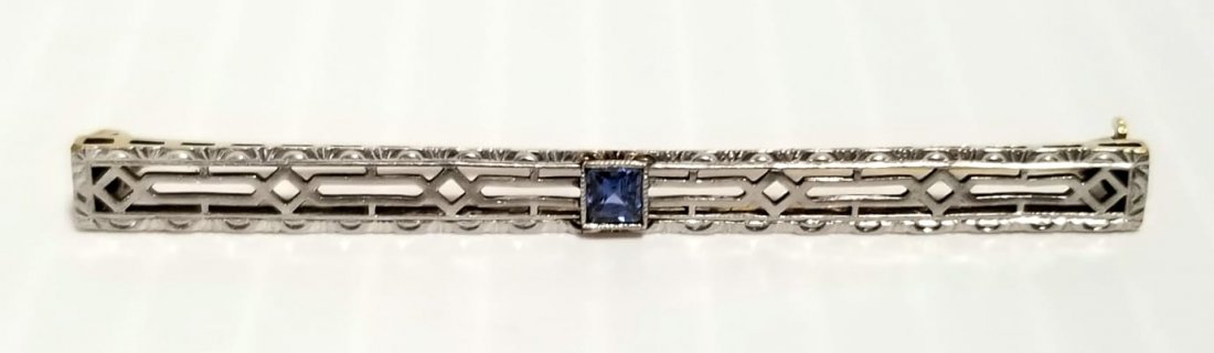 Beautiful 14KT Blue Sapphire Pin Brooch (1 of 5)