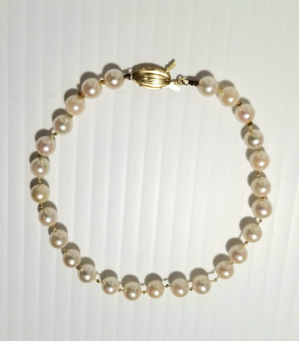 Nice 14KT White Pearl Bracelet (1 of 4)