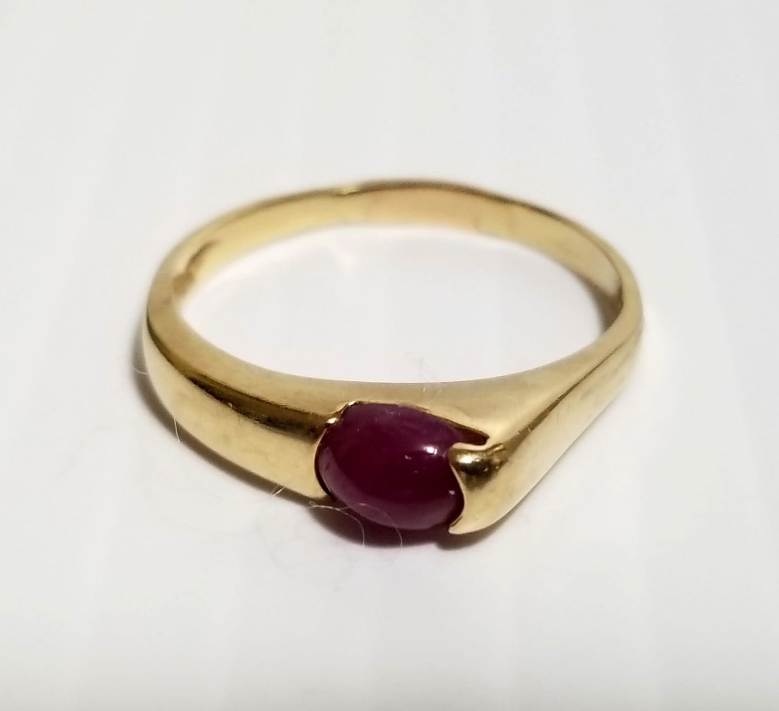 Beautiful 14KT Red Ruby Ring (1 of 6)