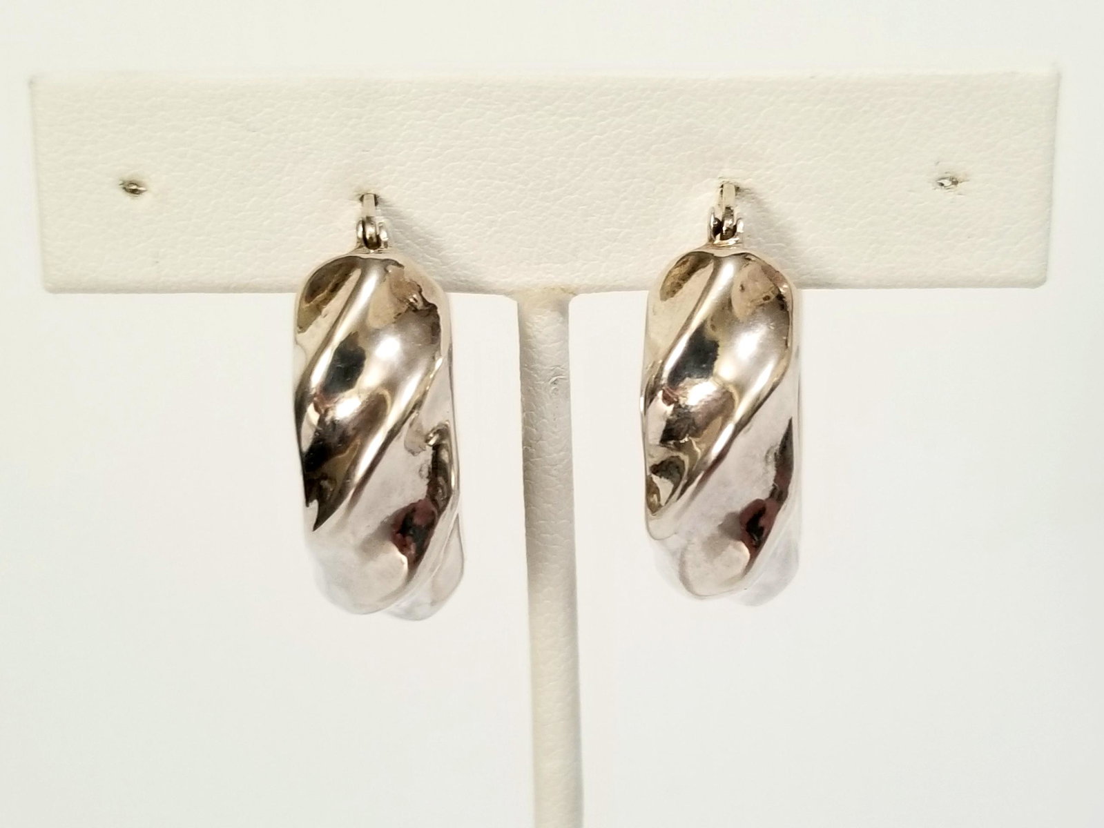 Amazing 925 Sterling Silver Hoop Earrings: Nice 925 sterling silver hoop earrings, 5 inches round, 7.2 grams