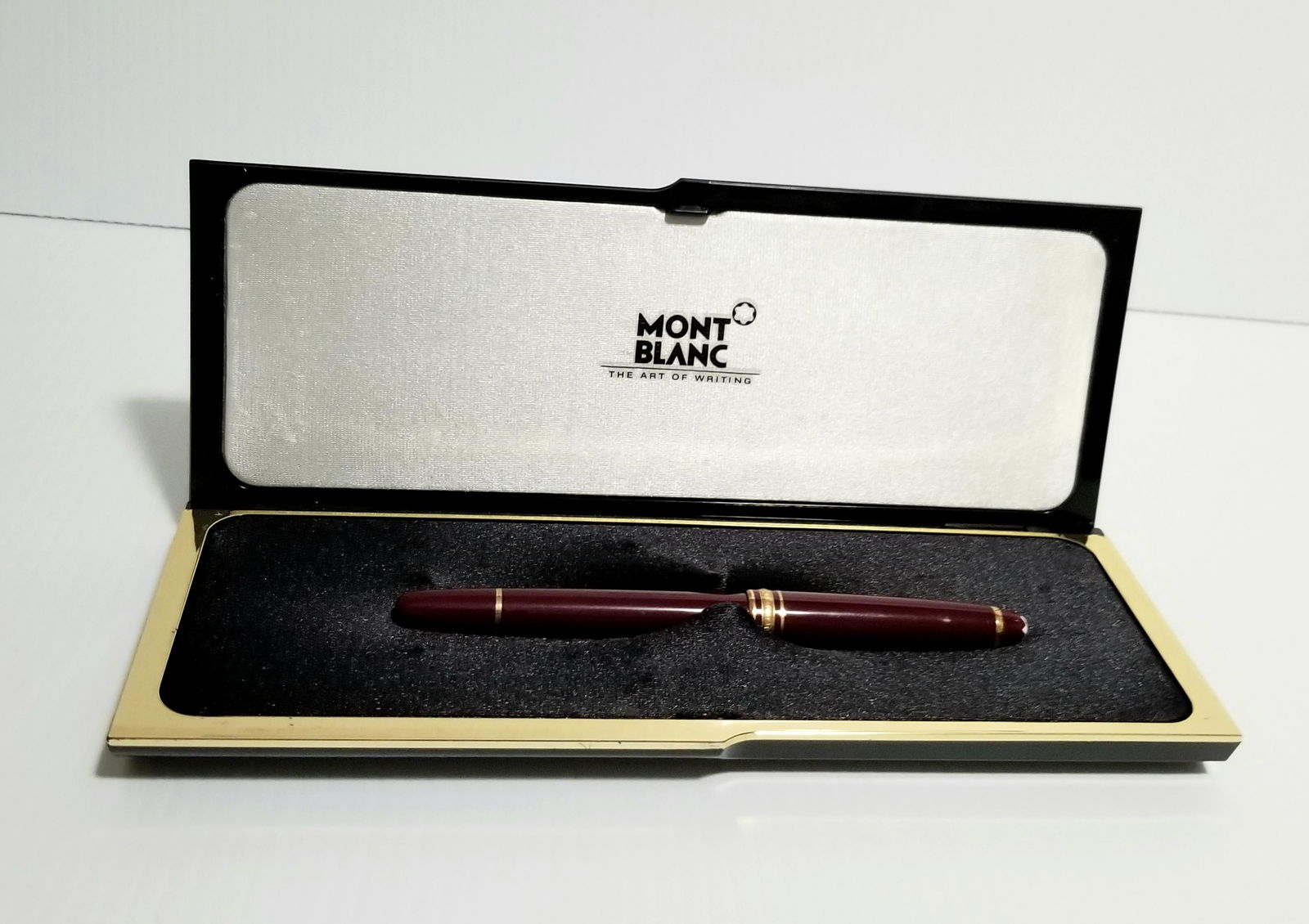 Amazing Montblanc Red Ballpoint Pen (1 of 10)