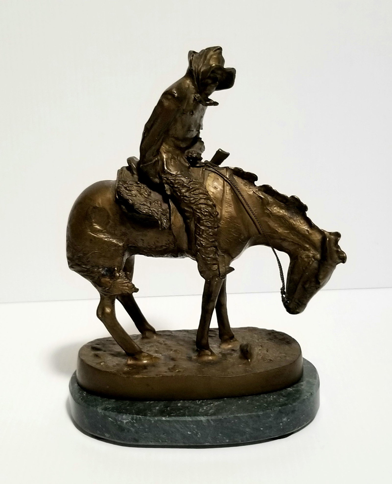 Amazing Frederic Remington Bronze Sculpture: Beautiful Frederic Remington bronze sculpture, gold patina, 8 3/4 x 6 x 4 inches