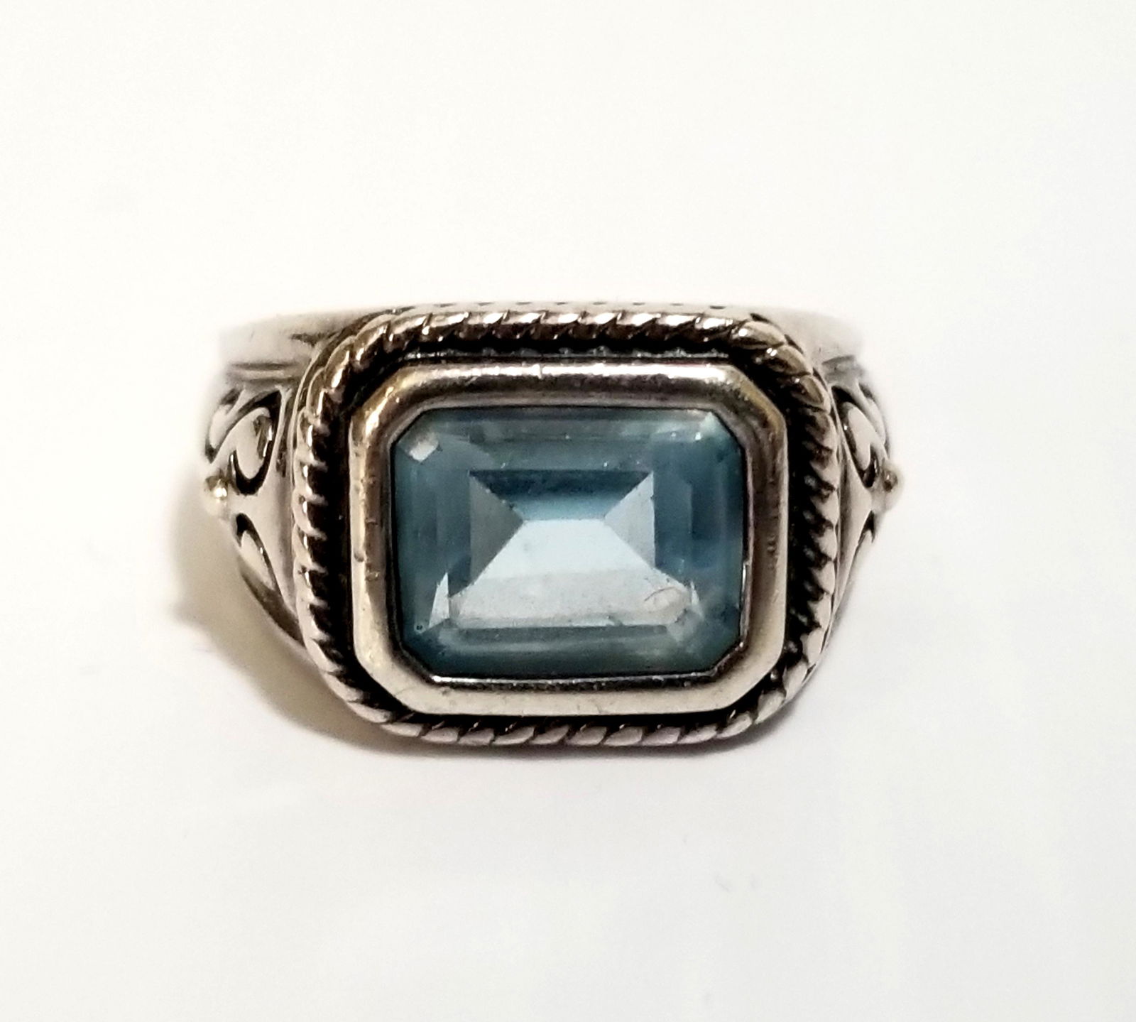 Amazing 925 Sterling Aquamarine Ring (1 of 6)