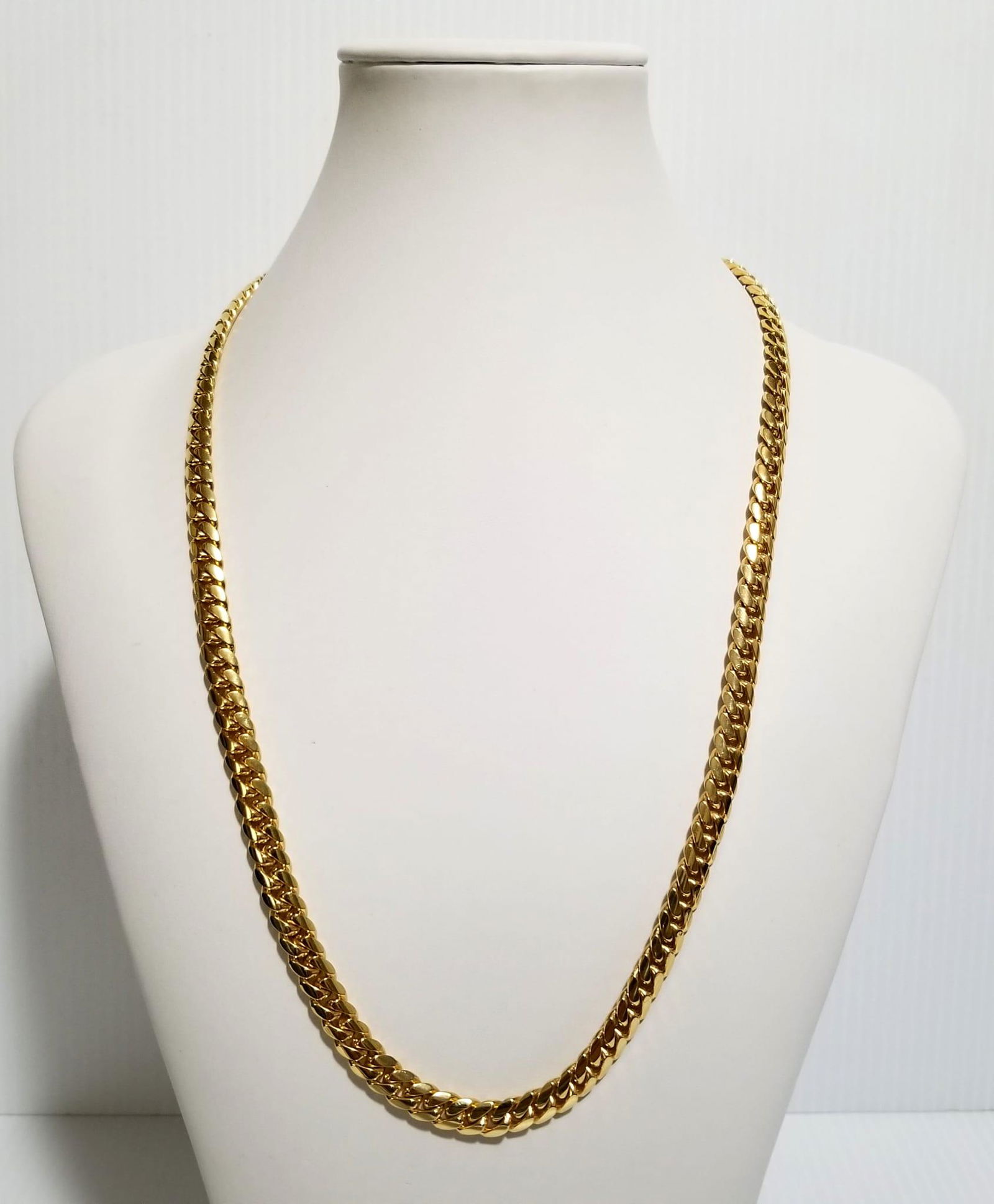Amazing 10KT Cuban Link Necklace (1 of 7)