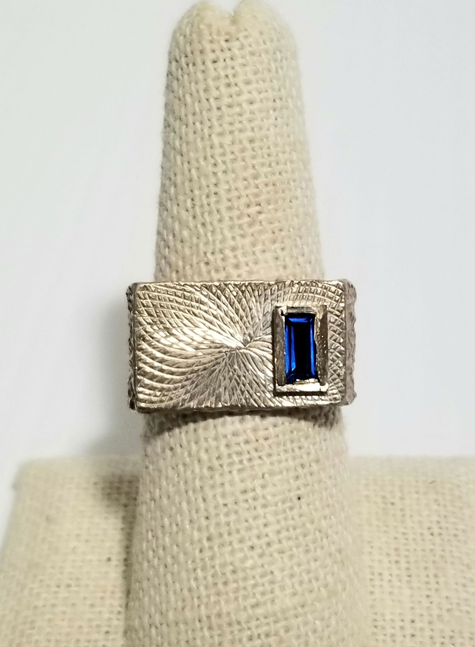 Amazing 925 Sterling Blue Sapphire Ring (1 of 6)