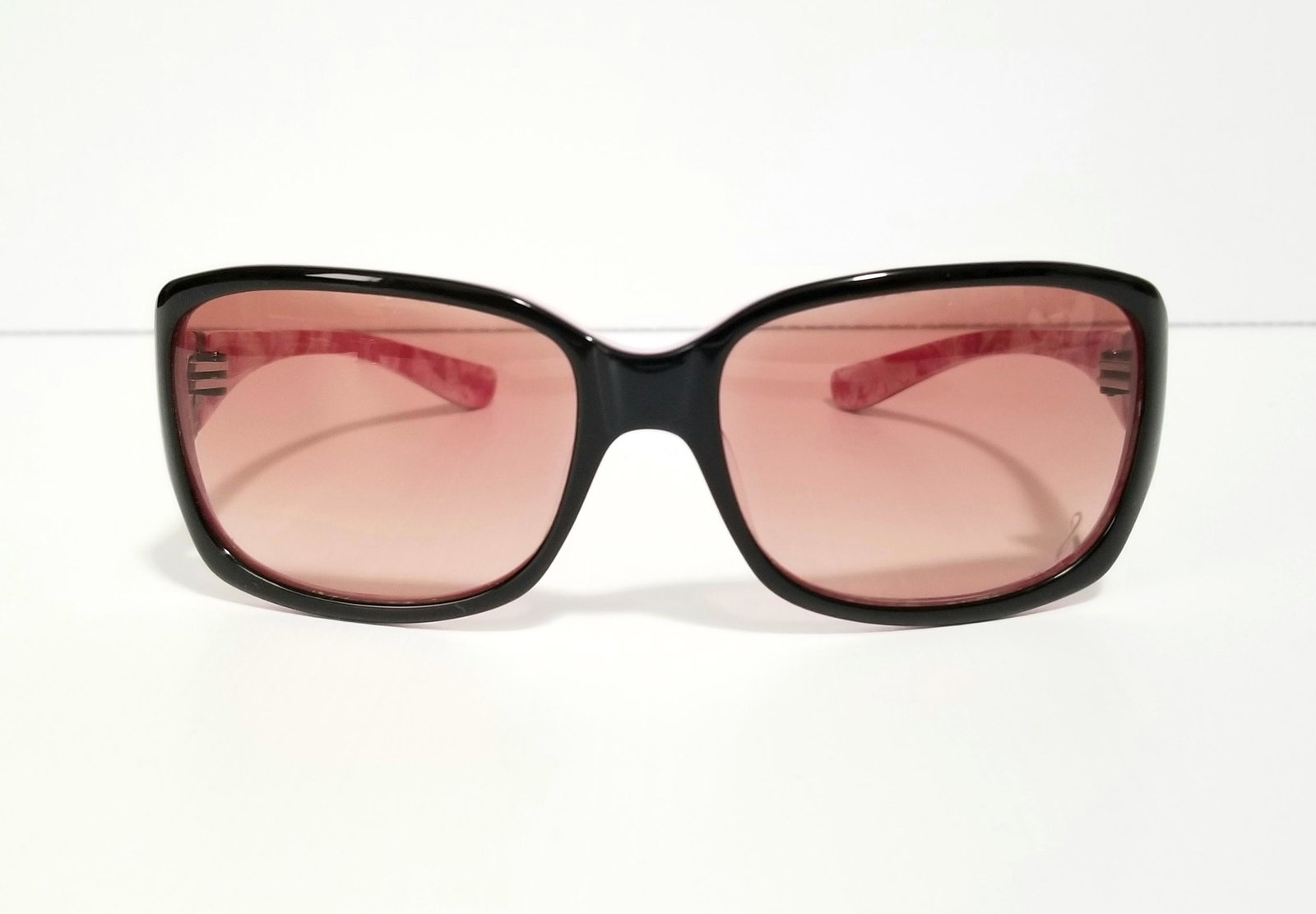 Amazing Oakly OO2012-07 USA Sunglasses: Beautiful Oakley 002012-07 USA sunglasses, original box