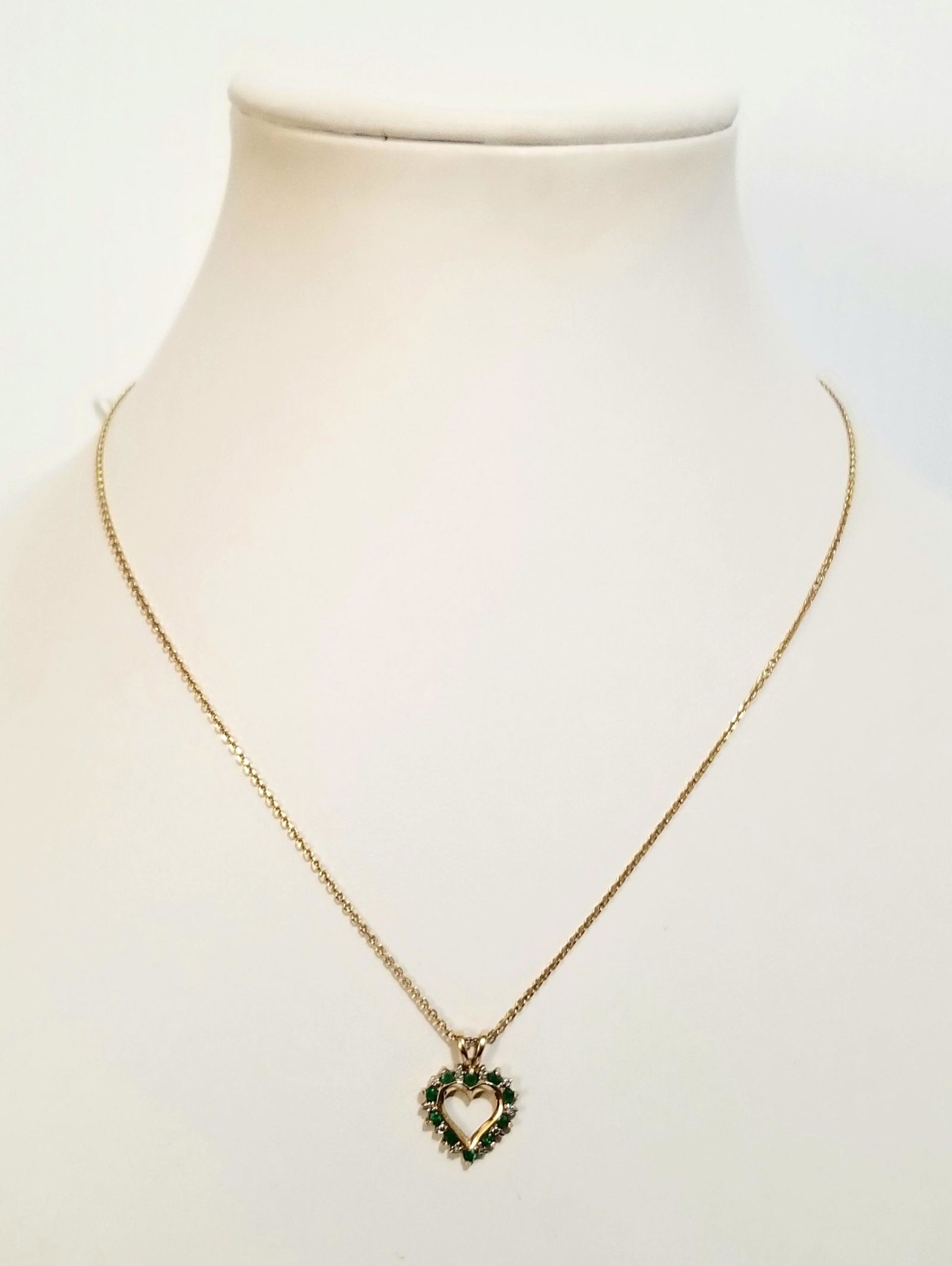 Amazing 14KT Gold Heart Emerald Necklace (1 of 7)
