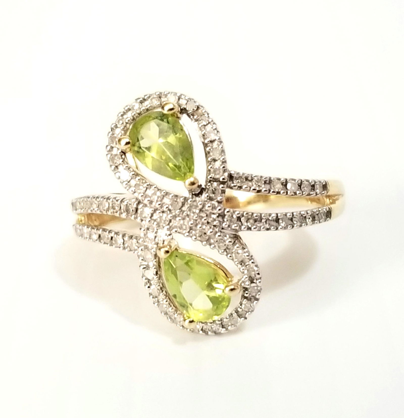 Amazing 14KT Gold Diamonds Ring (1 of 6)