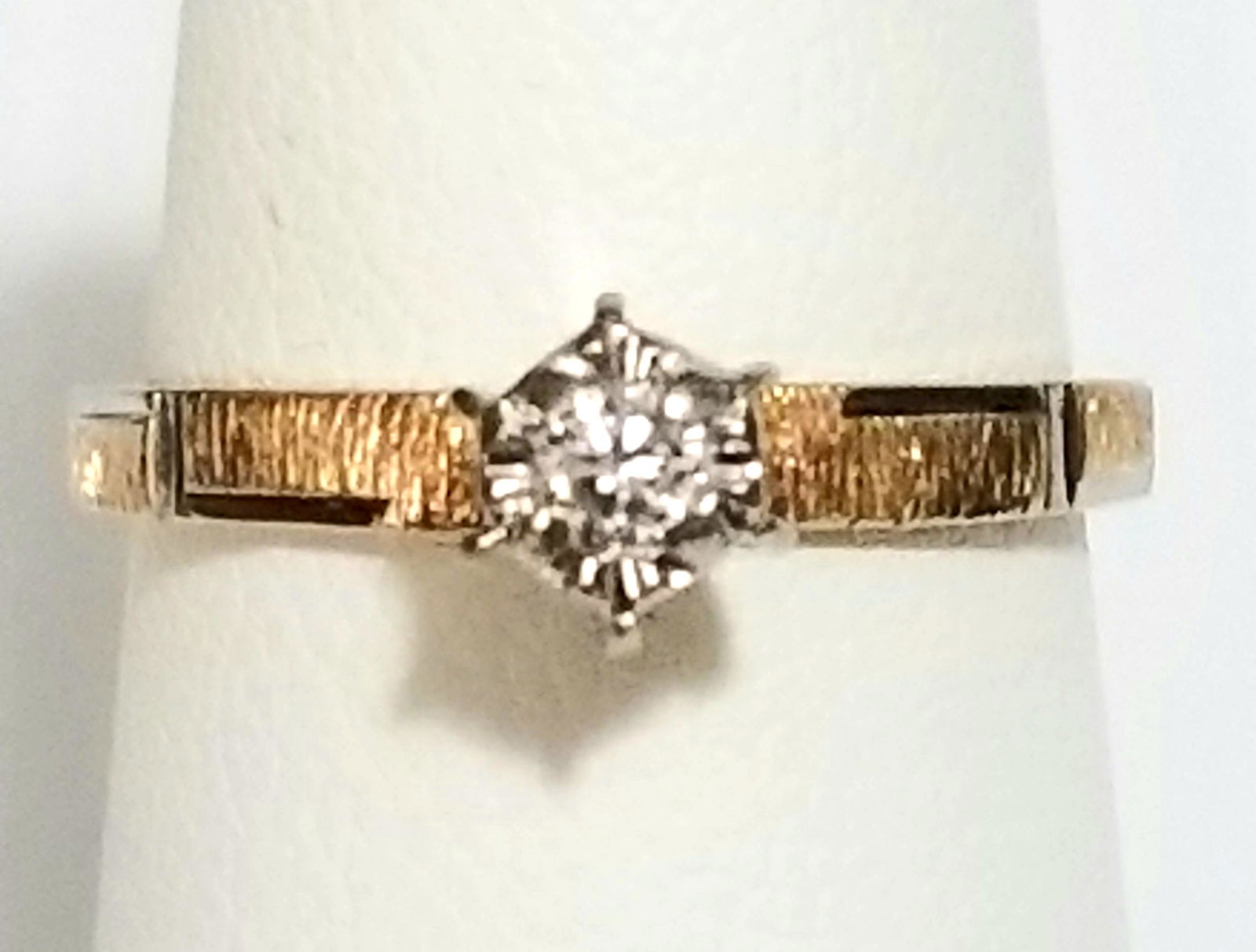 Amazing 14KT Diamond Ring (1 of 5)