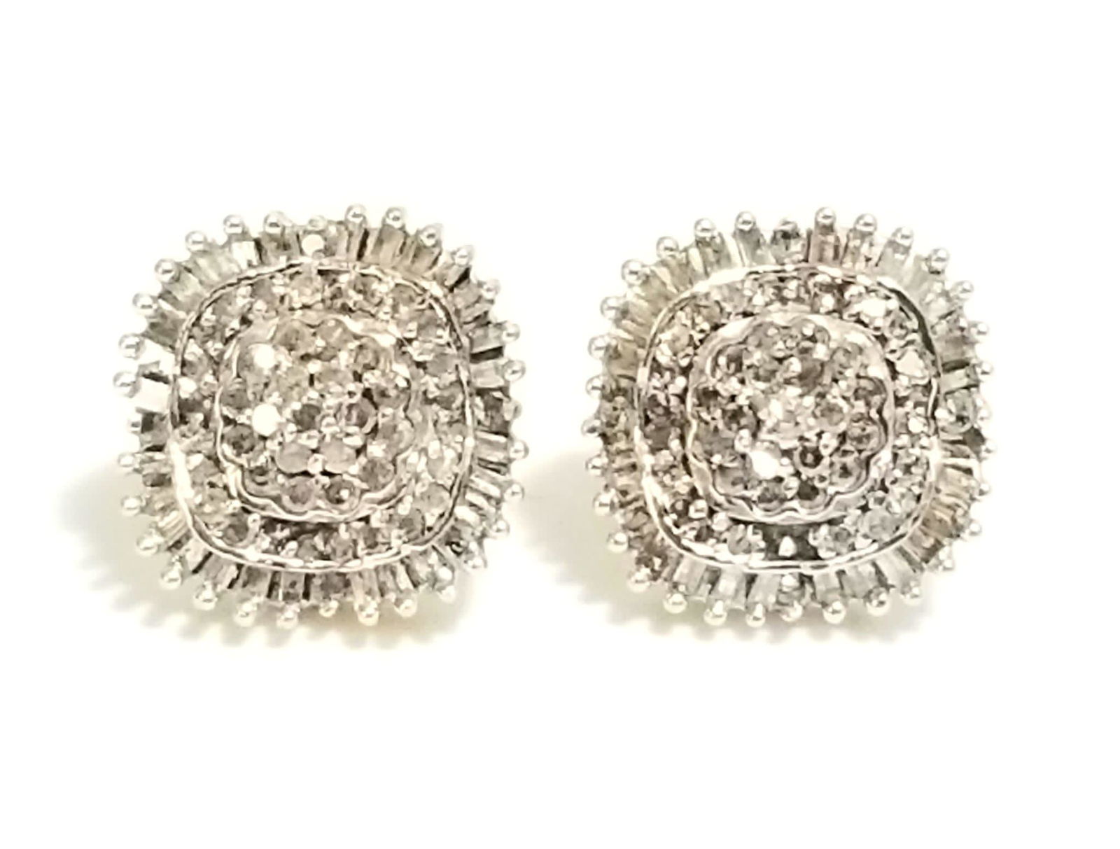 Amazing 10KT Gold Diamond Earrings (1 of 7)
