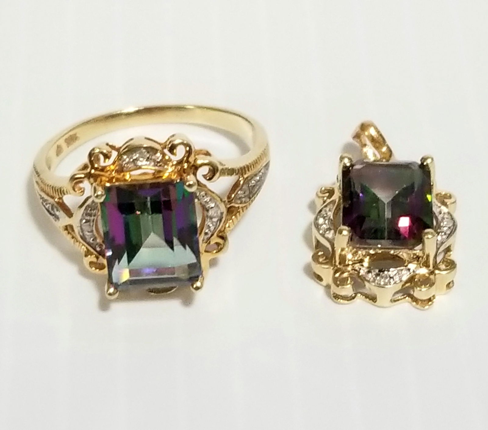 Amazing 10KT Alexandrite Pendant & Ring (1 of 14)