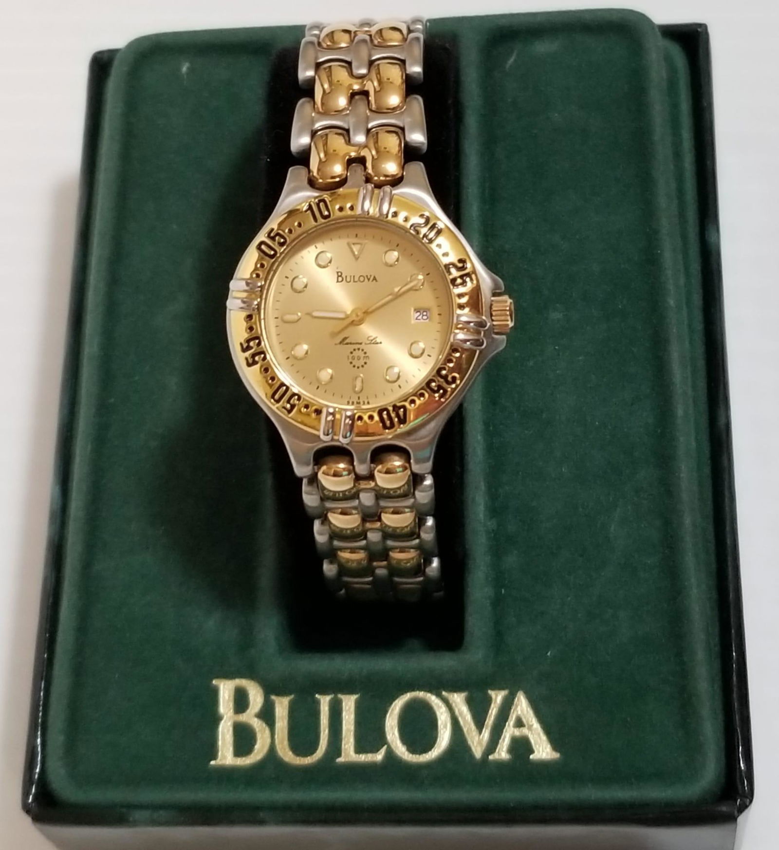 AMAZING BULOVA MARINE STAR QUARTZ WATCH (1 of 7)