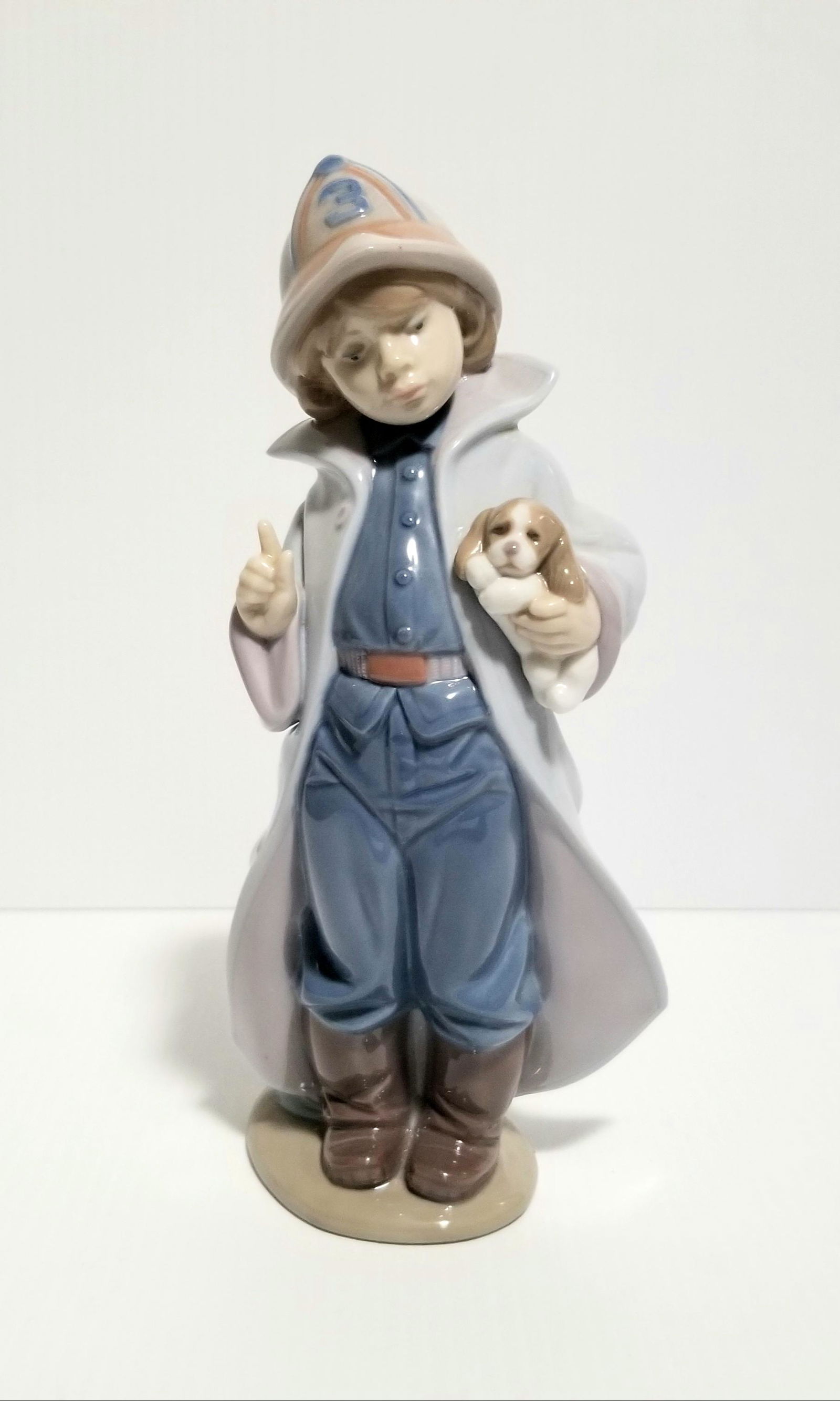 Amazing Lladro Fireman & Dog Figurine (1 of 5)