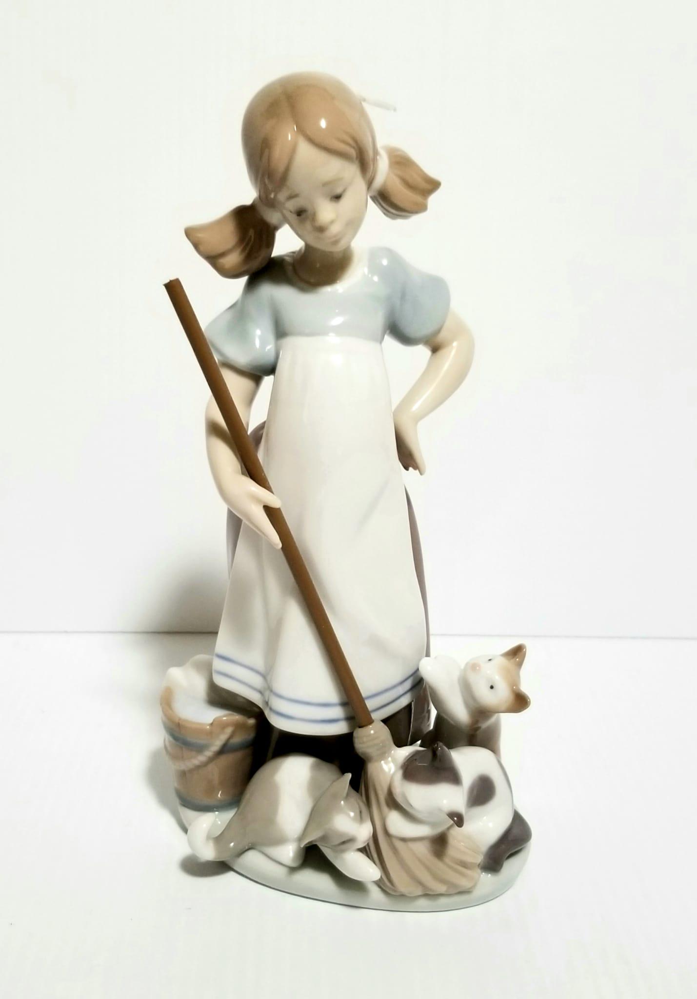 Amazing Lladro Playful Kittens Figurine (1 of 6)