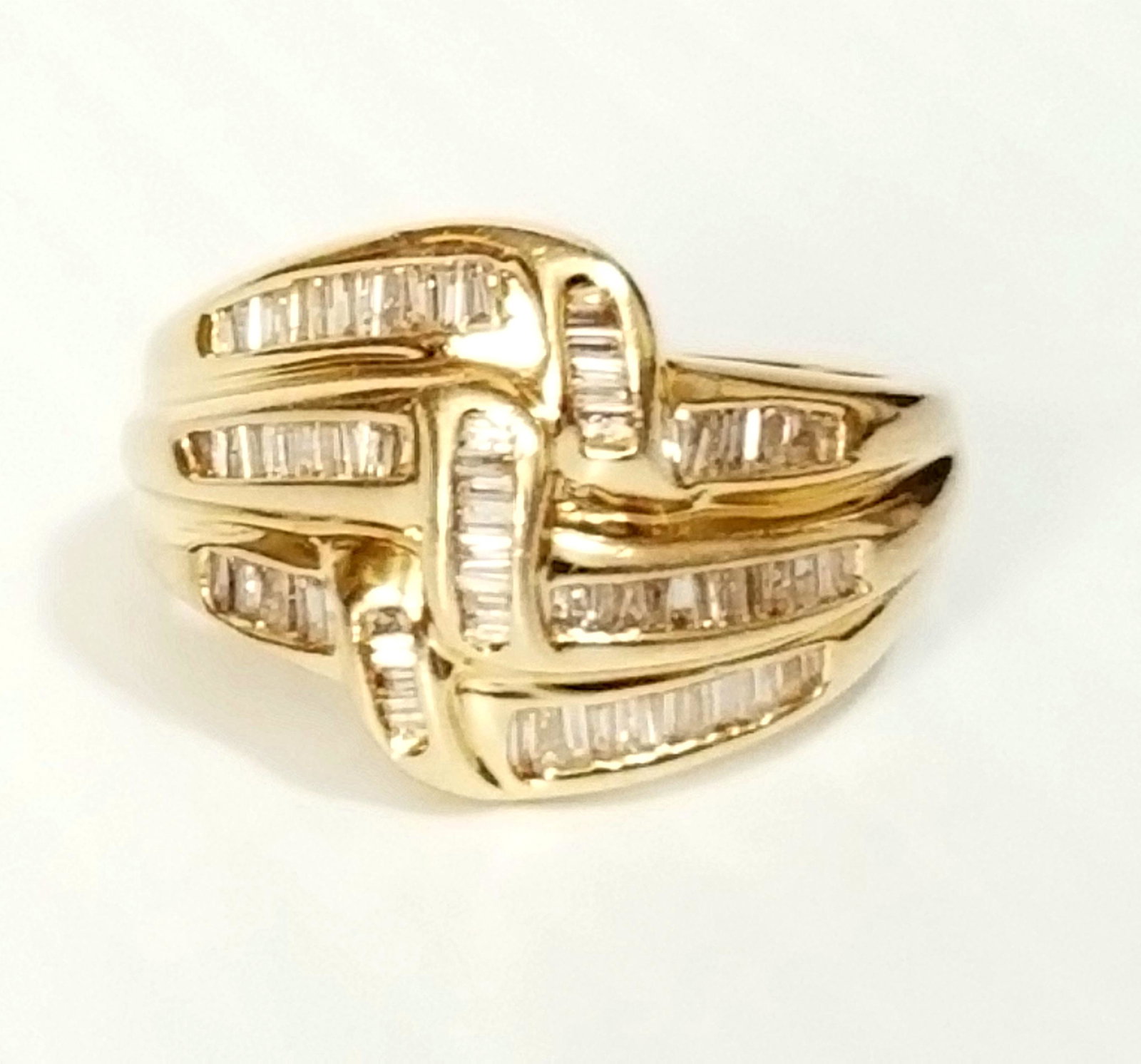 Amazing 14KT Gold Diamond Ring (1 of 6)