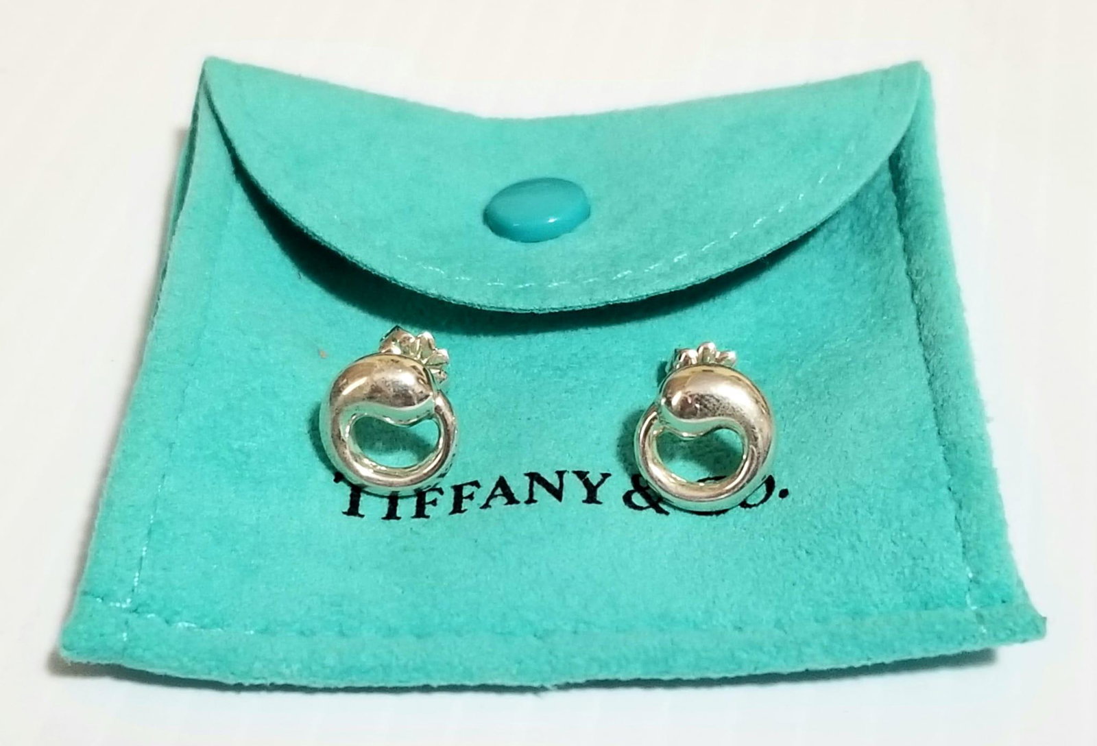 Amazing 925 Tiffany & Co. Elsa Penetti Earrings: Beautiful 925 sterling silve, Tiffany & Co. Elsa Penetti, 4.8 grams, 1/2 x 1/2 inches round, original box.