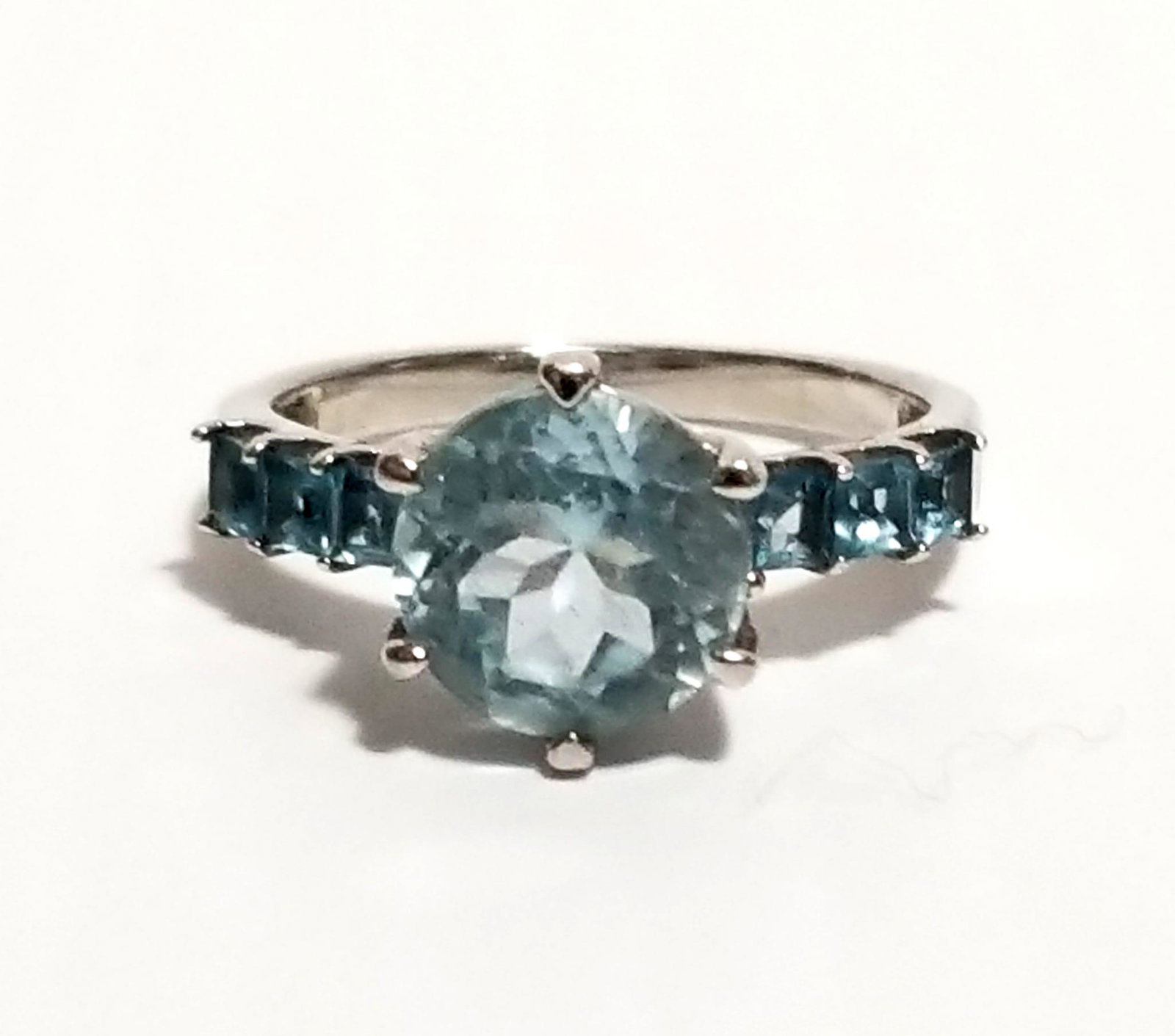 Amazing 925 Sterling Blue Topaz Ring (1 of 4)