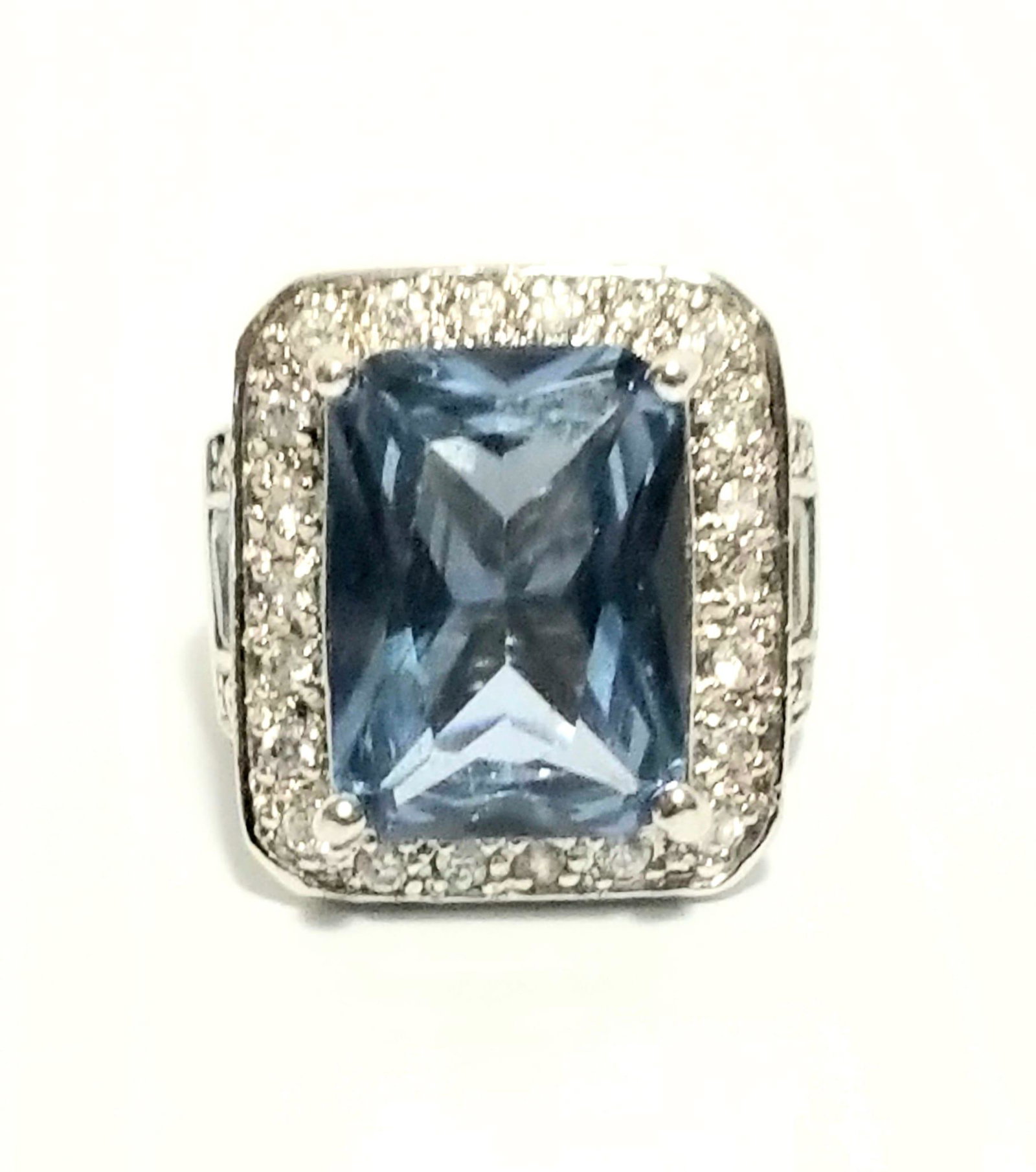 Amazing 925 Sterling Zirconia Ring (1 of 4)