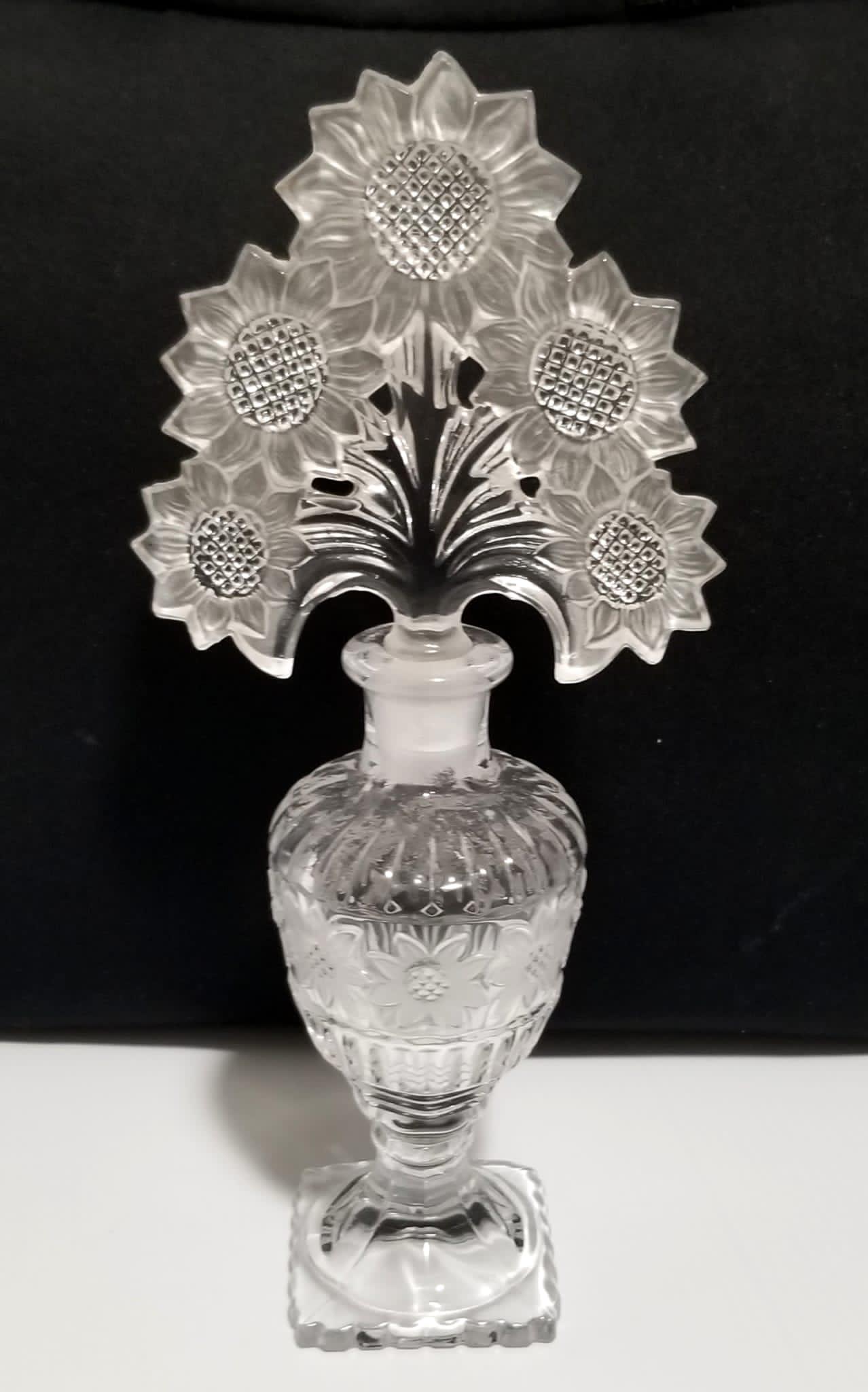 Amazing Vtg Flower Design Acid Cut Perfume Bottle (1 of 7)