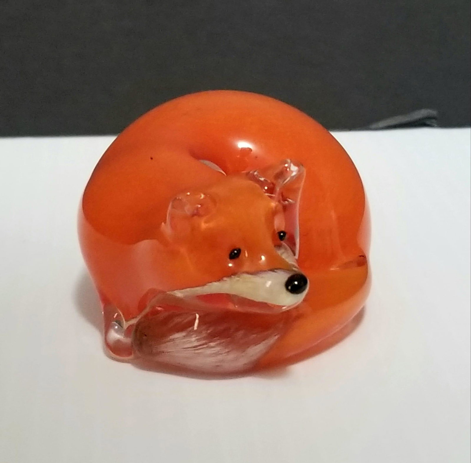 Amazing Langham England Fox Art Glass: Beautiful Langham England fox art glass, signed, 2 7/8 x 2 3/8 x 1 1/2 inches.