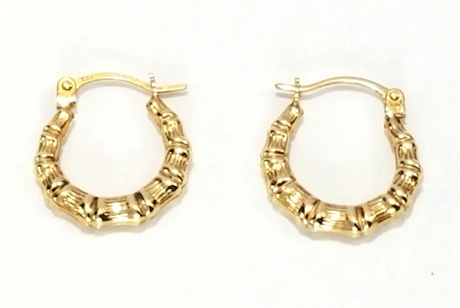 Amazing 10KT Yellow Gold Hoop Earrings (1 of 5)