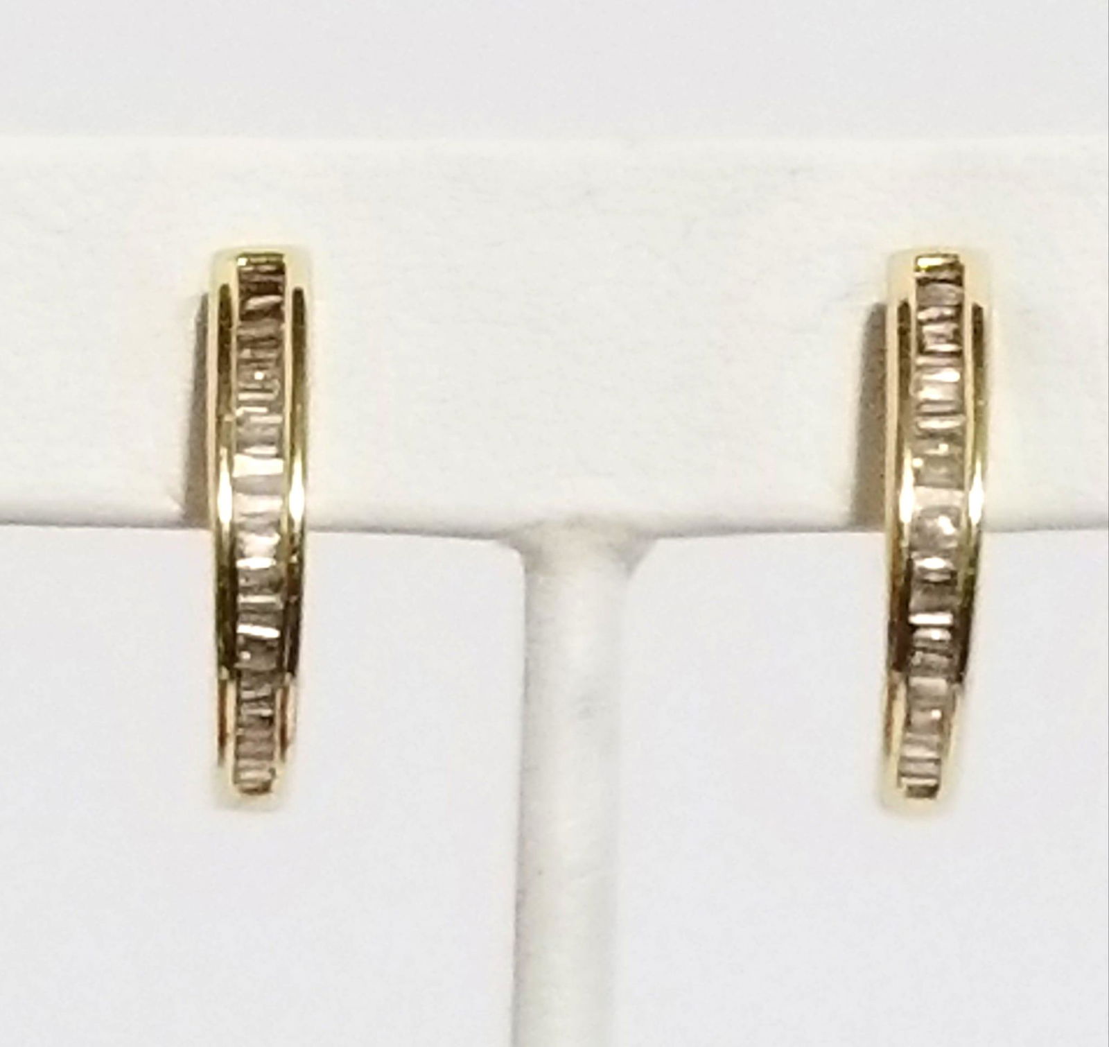 Amazing 14KT Diamond Earrings (1 of 6)