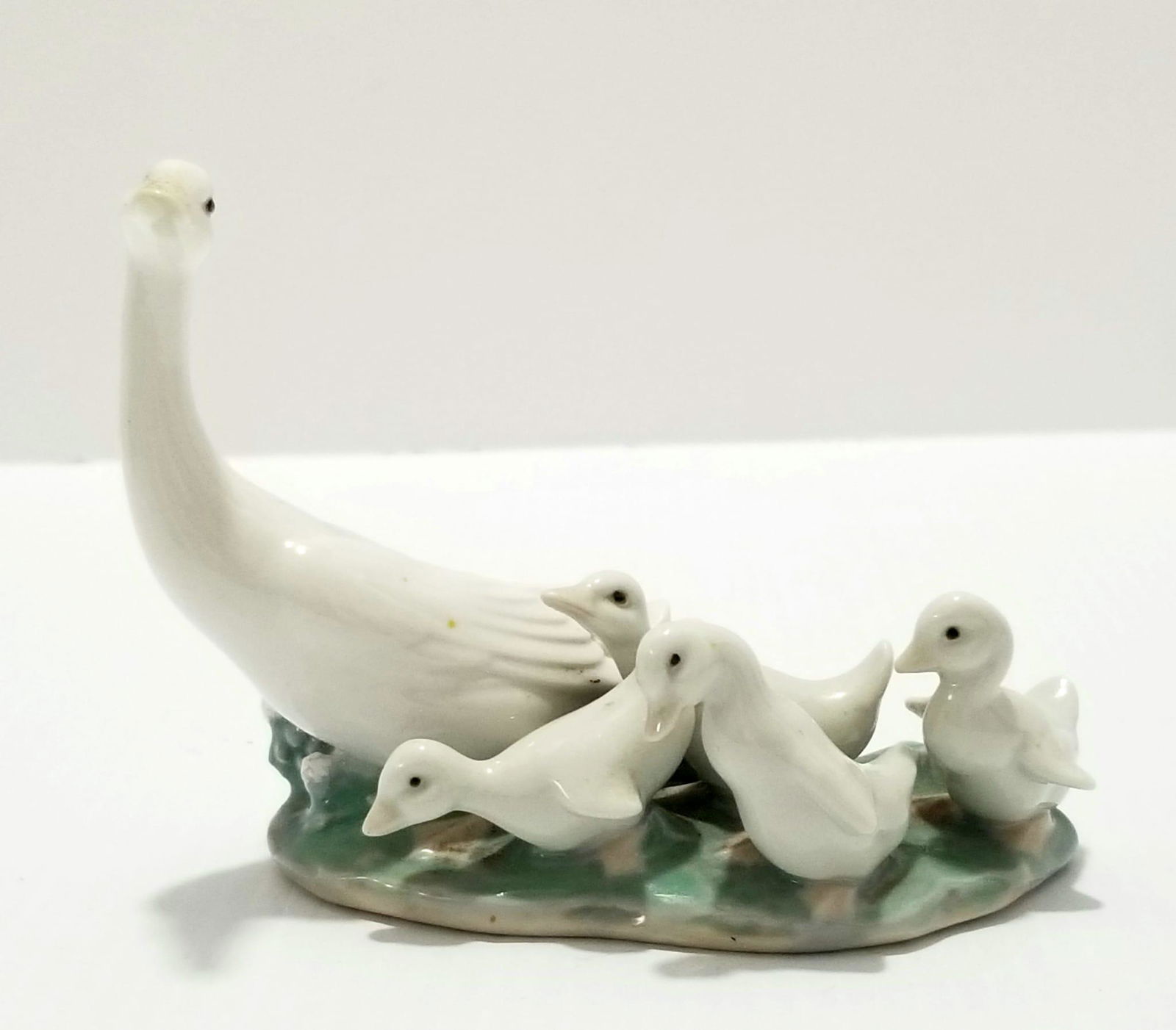 Amazing Lladro Mother Duck & Ducklings Porcelain (1 of 7)