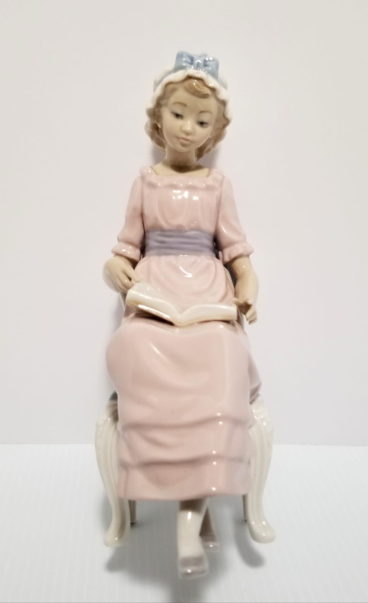Amazing Mis Poemas Lladro Lady Porcelain (1 of 11)