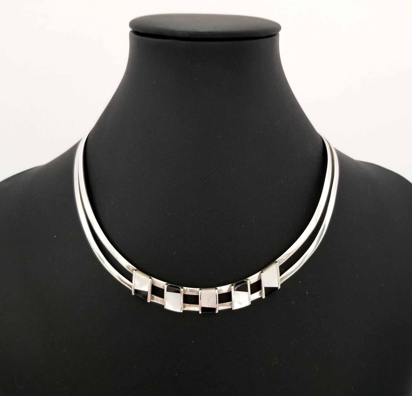Amazing 925 Mother of Pearl Onyx Choker Necklace: Beautiful 925 sterling silver, mother of pearl, black onyx choker necklace, art deco, 5 x 1/2 inches, one size, 32.1 grams.