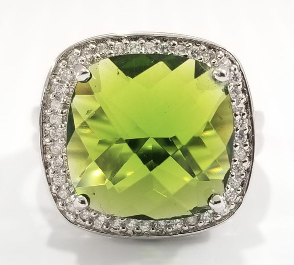 Amazing 925 Sterling Silver Green Cut Stone Ring (1 of 6)