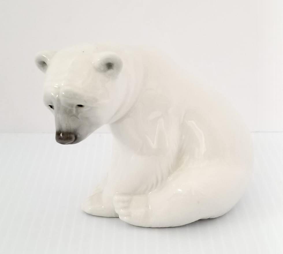 Amazing Lladro Polar Bear Porcelain Figurine (1 of 5)