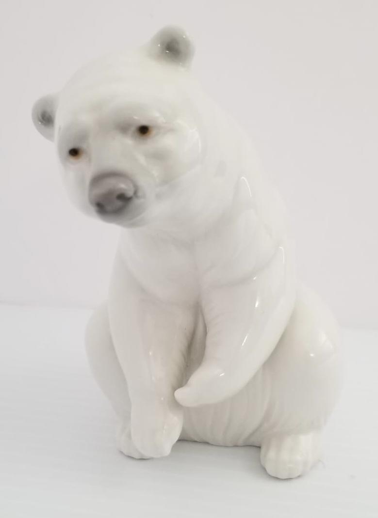 Amazing Lladro Polar Bear Porcelain Figurine (1 of 5)