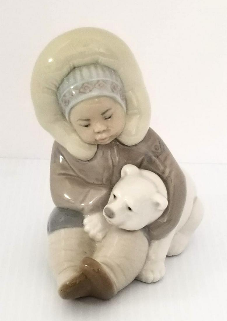 Amazing Lladro Eskimo Polar Bear Porcelain Figurine (1 of 5)