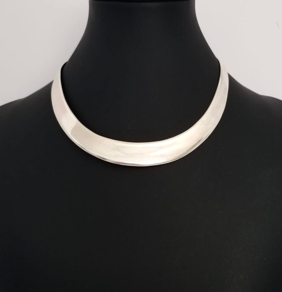 Amazing 925 Sterling Taxco Mexico Chocker Necklace: Nice 925 sterling silver Taxco Mexico chocker necklace, 4 7/8 x 4 1/2 inches, 51.5 grams.