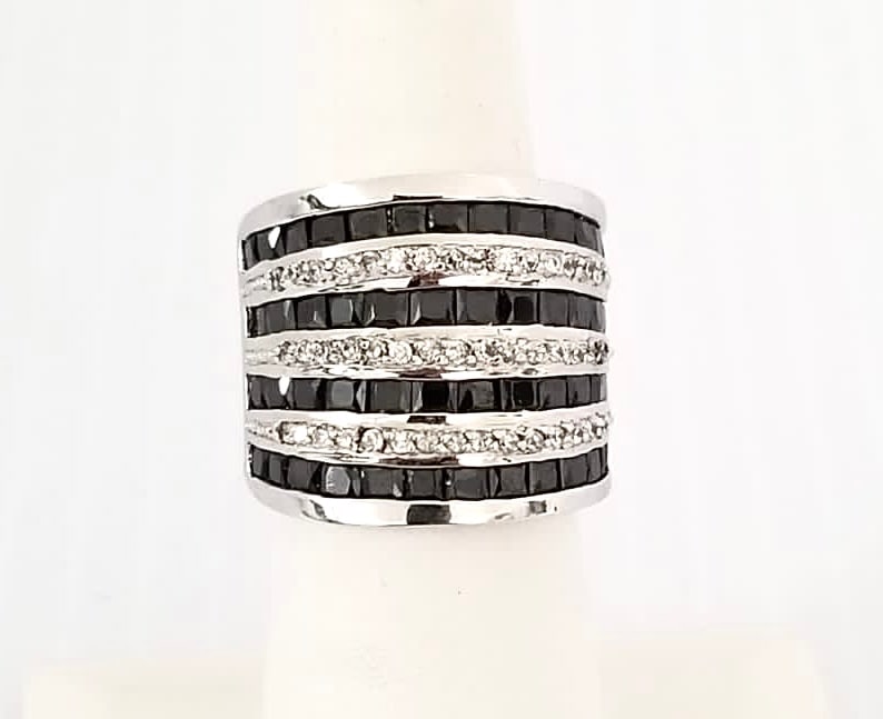 Amazing LL 925 Sterling Silver Crystal Ring (1 of 6)