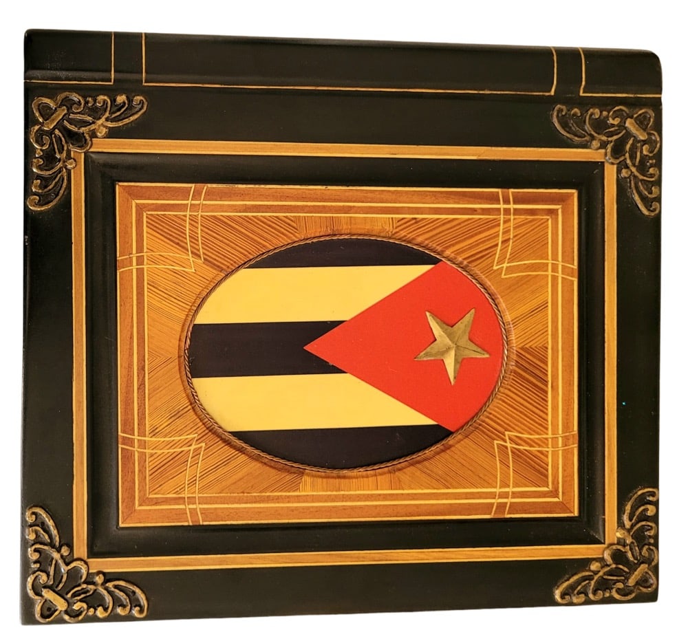 Amazing Limited Edition Cuban Flag Book Humidor (1 of 8)