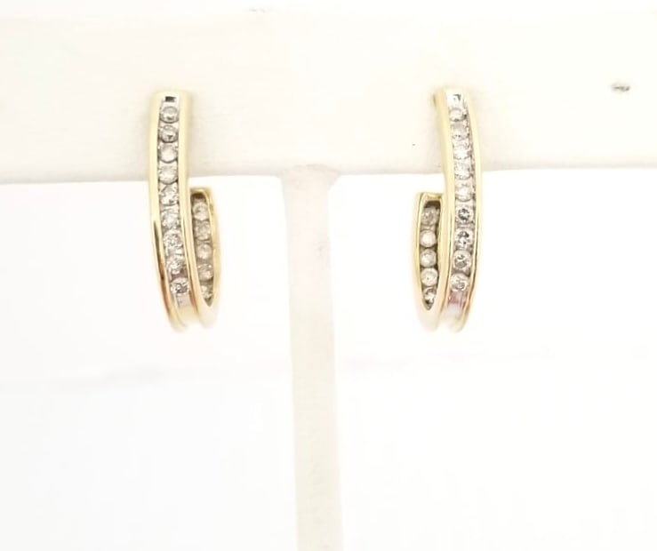 Amazing 14KT Gold Diamond Earrings (1 of 6)