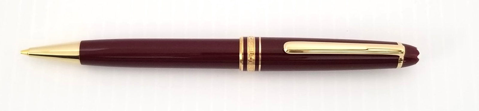 Amazing Montblanc 165 Burgandy Mechanical Pencil: Nice Montblanc 165 burgandy mechanical pencil, classique, 5 1/2 inches, 0.5 mm, excellent condition.