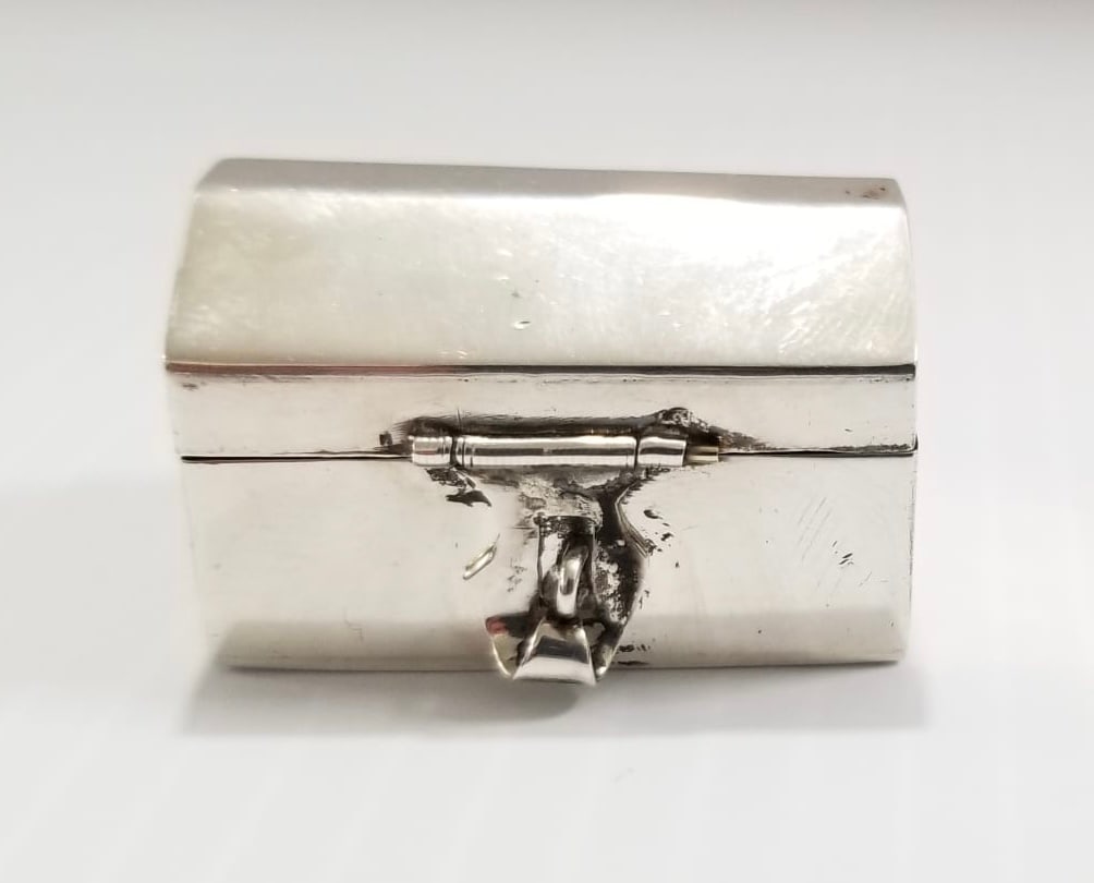 Amazing Taxco Mexico 925 Solid Sterling Box: Nice Taxco Mexico, 925 solid sterling box, 31.6 grams, 1 1/2 x 1 x 7/8 inches.