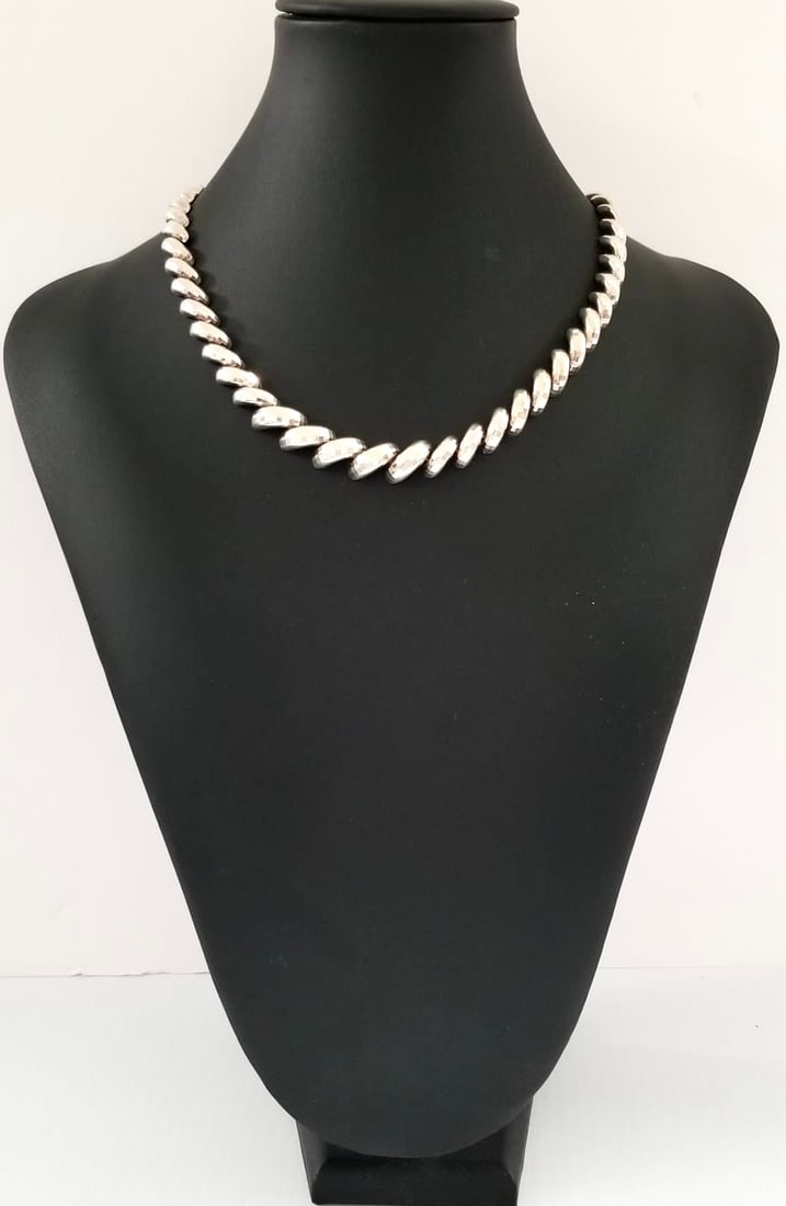 Amazing Milor Italy 925 Sterling Silver Necklace: Beautiful Milor Italy 925 sterling silver necklace, cut faceted in sterling, 45.6 grams, 18 x 3/8 inches.