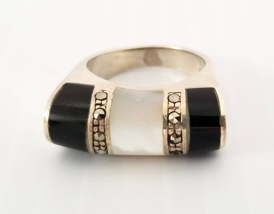 Amazing Art Deco 925 Onyx & Mother of Pearl Ring (1 of 3)