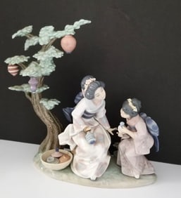Amazing Lladro "A Mother's Way" Porcelain Figurine