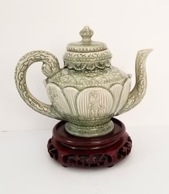 Amazing Vtg Celedon Thai Crackle Pitcher with Top