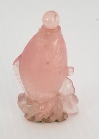 Amazing Vtg Natural Rose Quartz Fish Snuff Bottle