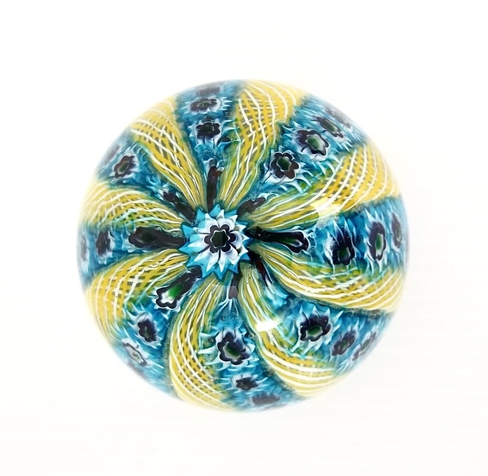 Amazing Murano Art Glass Paperweight: Beautiful Murano art glass paperweight, 3 x 3 inches.