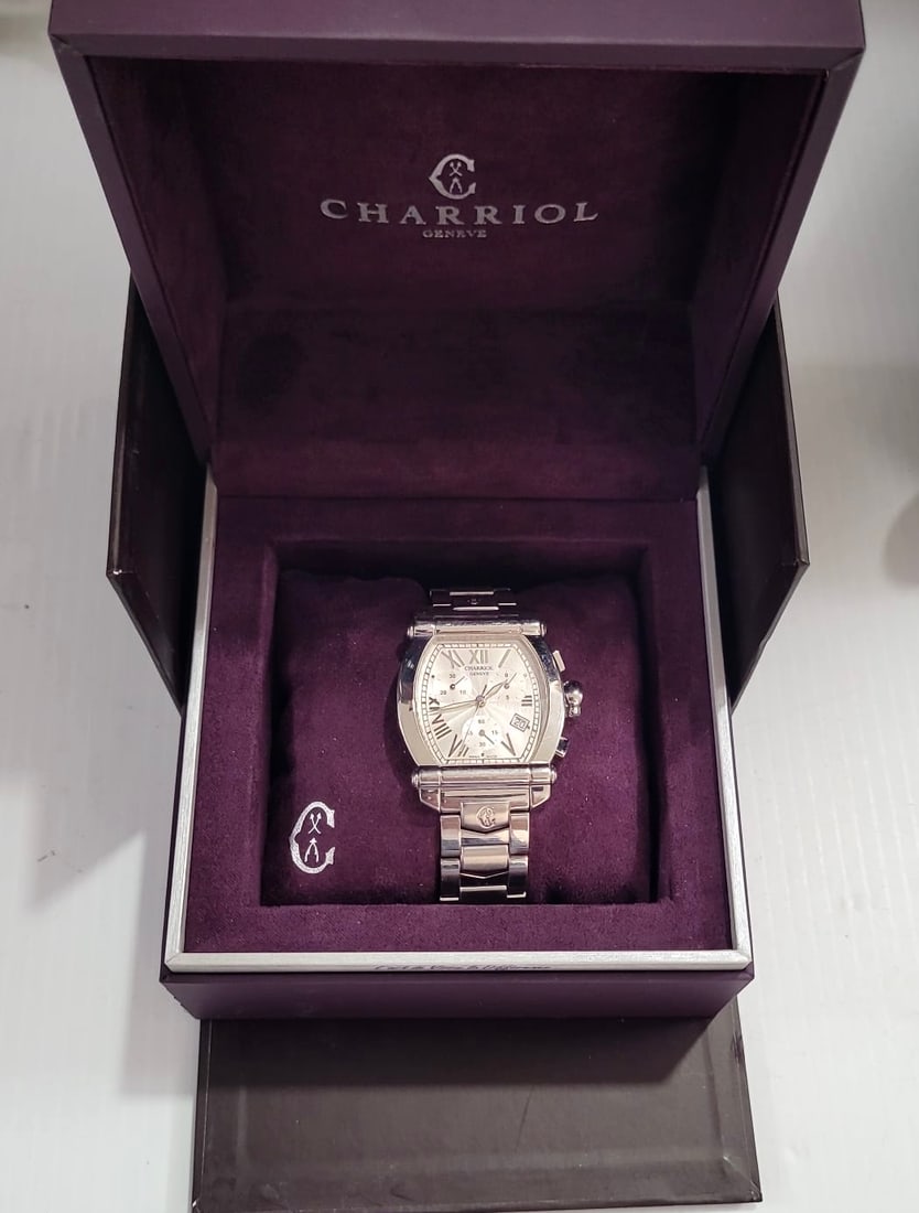Amazing Charriol Geneve Silver Watch: Beautiful Charriol Geneve silver watch, Swiss made, Roman numbers, Quartz Columbus, stainless steel, water resistant, 37mm x 35 mm, Ref. 060T2, new original box, 6 inch band, working