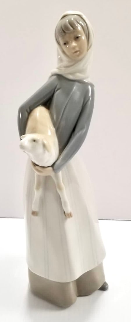 Amazing Lladro Girl With Lamb Porcelain Figurine (1 of 4)