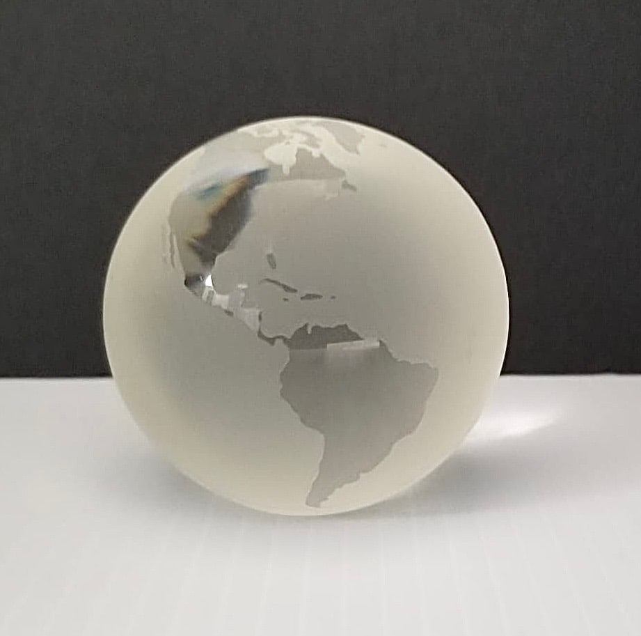 Amazing Tiffany & Co. World Etched Paperweight Art Glass: Beautiful Tiffany & Co. world etched paperweight art glass, made in Austria, 2 3/8 inches.