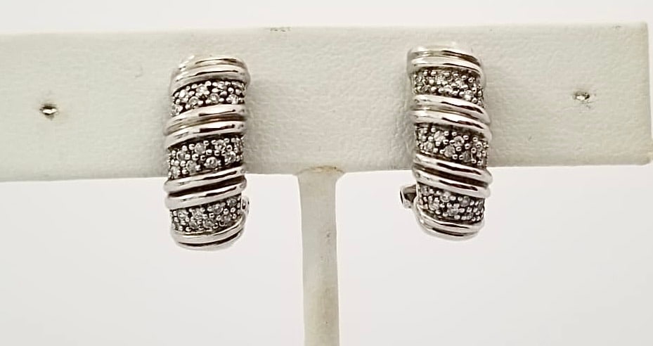 Amazing E.A. 925 Sterling Silver Earrings: Nice E.A. 925 sterling silver earrings, 8.2 grams.