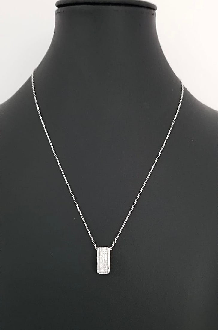 Amazing 925 Sterling Silver ZC Italy Pendant Necklace: Beautiful 925 sterling silver Zirconia Italy pendant necklace, 18 inches x 1 mm, 3.0 grams.